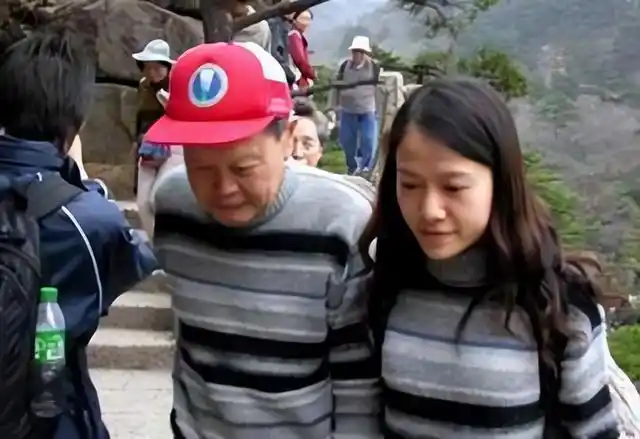 28岁结婚把丈夫照顾到100岁杨振宁儿子翁帆是个好女孩