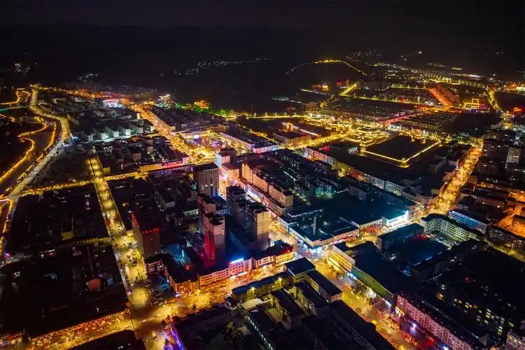 璀璨烟花点亮隆德夜空-宁夏新闻网