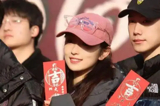 e线资讯01-29 14:16谍战剧《深海1950》曝概念海报 于和伟真情致敬