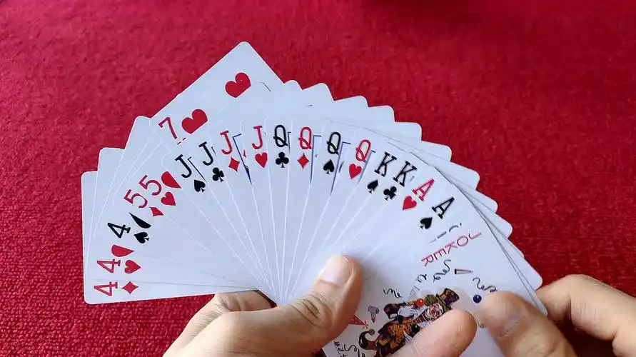 斗地主:拿着一手这么好的牌,小伙为何还输牌?哪一步错了?