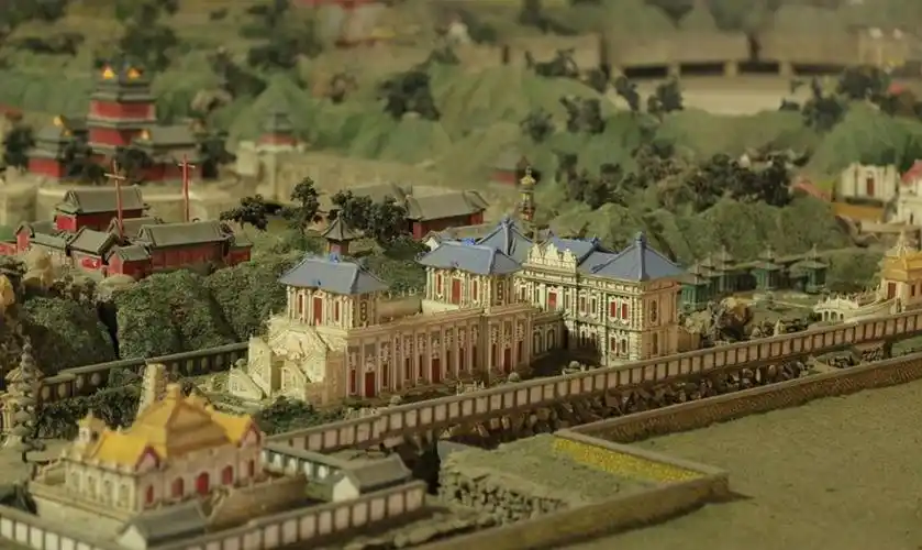 专家修复圆明园找到50000多件文物銮金铜象首埋藏在水底