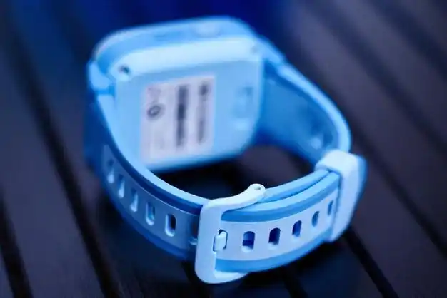 送给孩子最好的生日礼物安全入手小米儿童电话手表7x