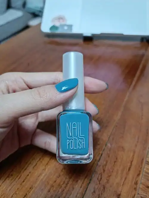 名创优品指甲油