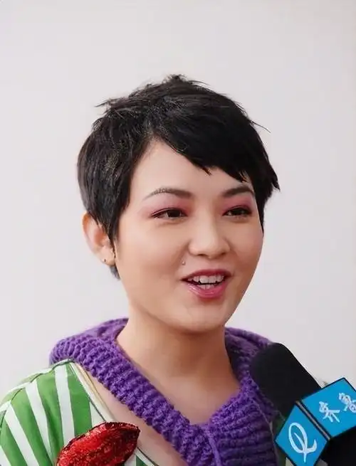 幼年被父亲抛弃,长大切除子宫,45岁的范晓萱会不会后悔?|乐队|陈志雄|