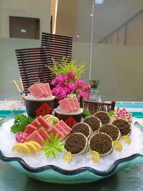 鱼子酱刺身拼盘