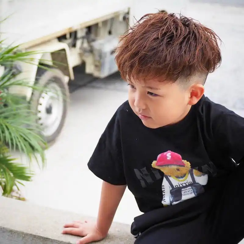 今夏最帅气小男孩发型来了,百变时尚很有型,赶快收藏吧