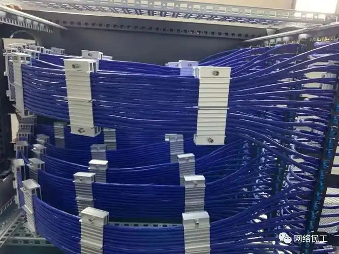 这些网络工程师高标准的施工图片大师的工艺