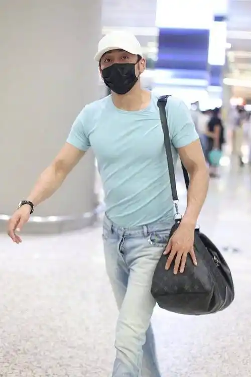 杨烁总算去油成功穿紧身衣也不显油腻健壮胸肌实在太加分