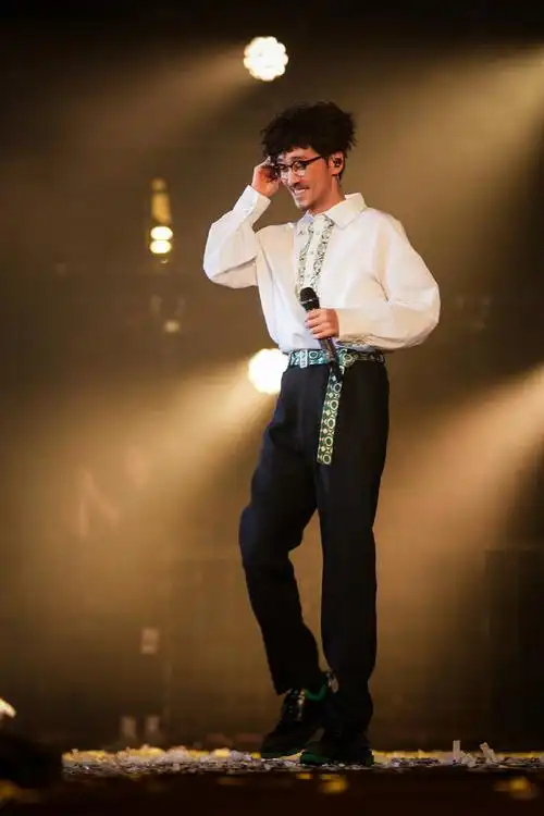 周传雄成都演唱会官宣##周传雄念念不忘回响巡演