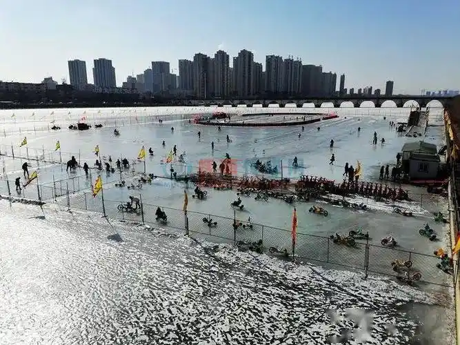 春节假期 抚顺浑河冰面热热闹闹喜喜庆庆_李凭_滑冰_顺城区