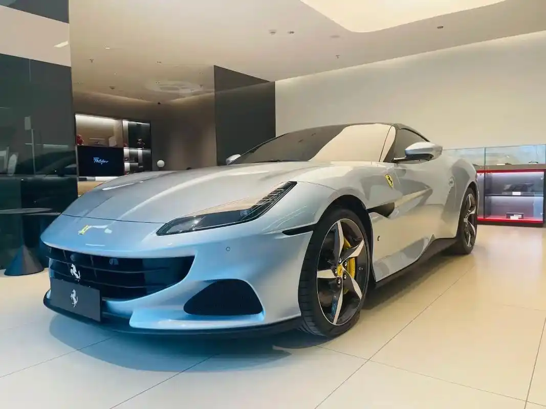 法拉利portofino m冰蓝色超带感