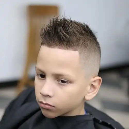 小男孩发型别乱剪,推荐这两种,剪完很帅气