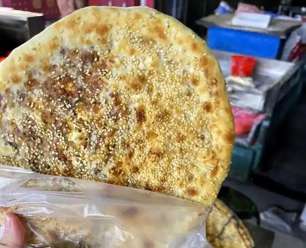 朱仙庄美食城的大肉烧饼