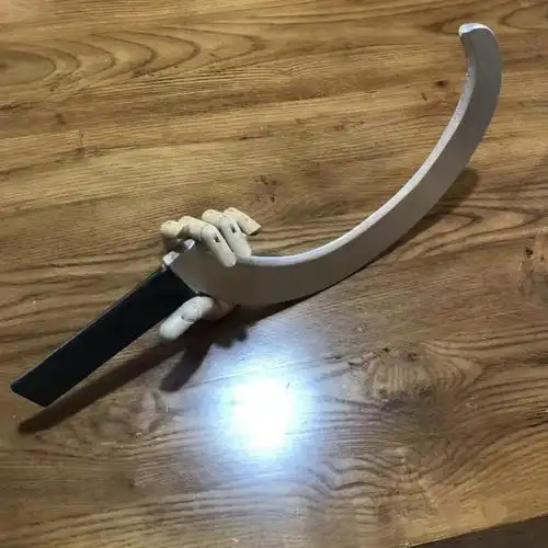 镰刀1锤子摆件 达瓦里氏资本家镰刀1锤子乌拉木质影视道具网红成品