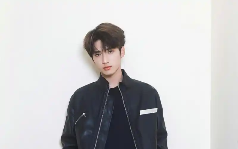 时代少年团|「叁重楼」l1 「楼外楼」特别采访(严浩翔篇)reaction