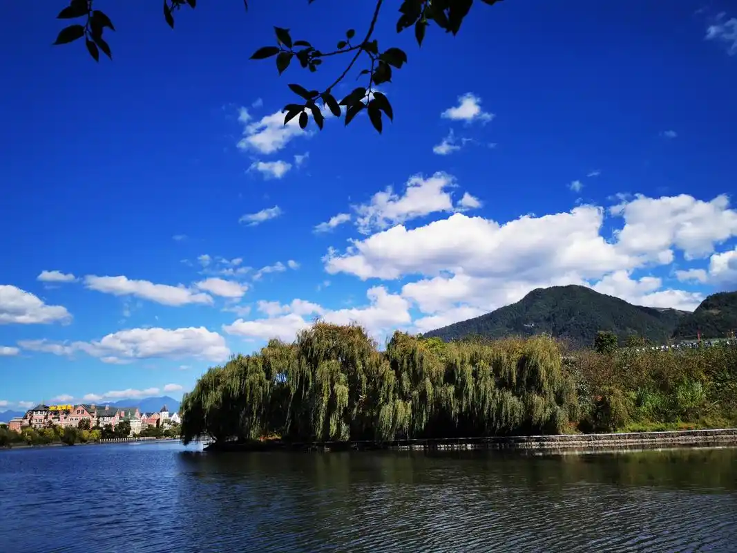 云南腾冲欢乐湖