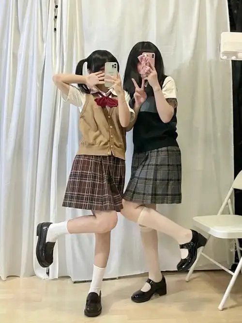 纪州茶猪肝格:conomi鞋子4900和栗原熊#jk制服  #jk穿搭  #jk拍照姿势