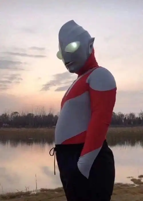 这奥特曼是怎么了不运动发福了吗