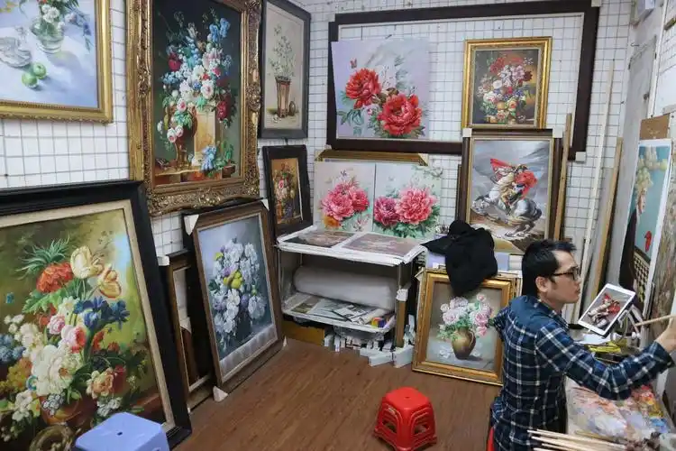 深圳大芬油画村,应该是世界最大的美术品市场,油画国画为主,还有刺绣