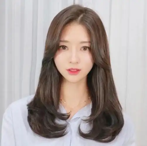 秋天的内扣c卷烫(发型图片)|刘海|美发|发型|中长发