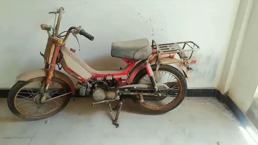 看到这建设50摩托车,蓝哥回忆起三十年前骑车打拼的日子,真辛苦