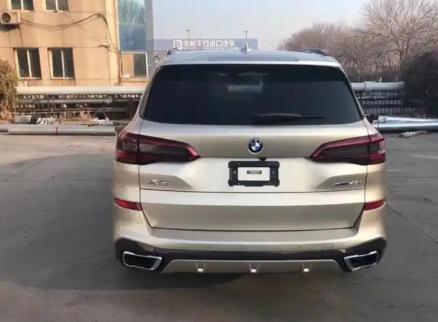 最精致的宝马x5亮相!香槟金色外观 运动包围,提速比gle还凌厉!