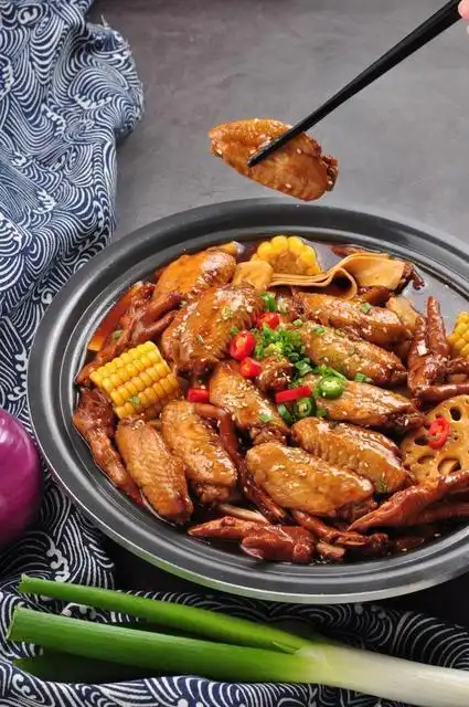 浓香鸡翅煲图片