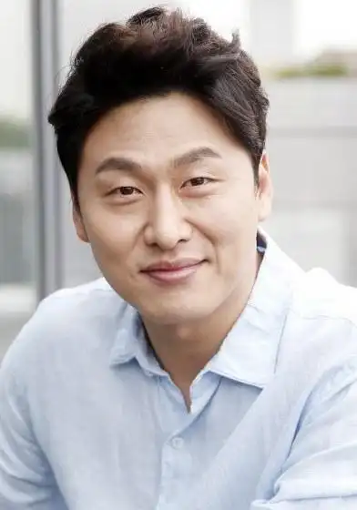 与申贤俊hyeonjunshin合作2次以上的影人