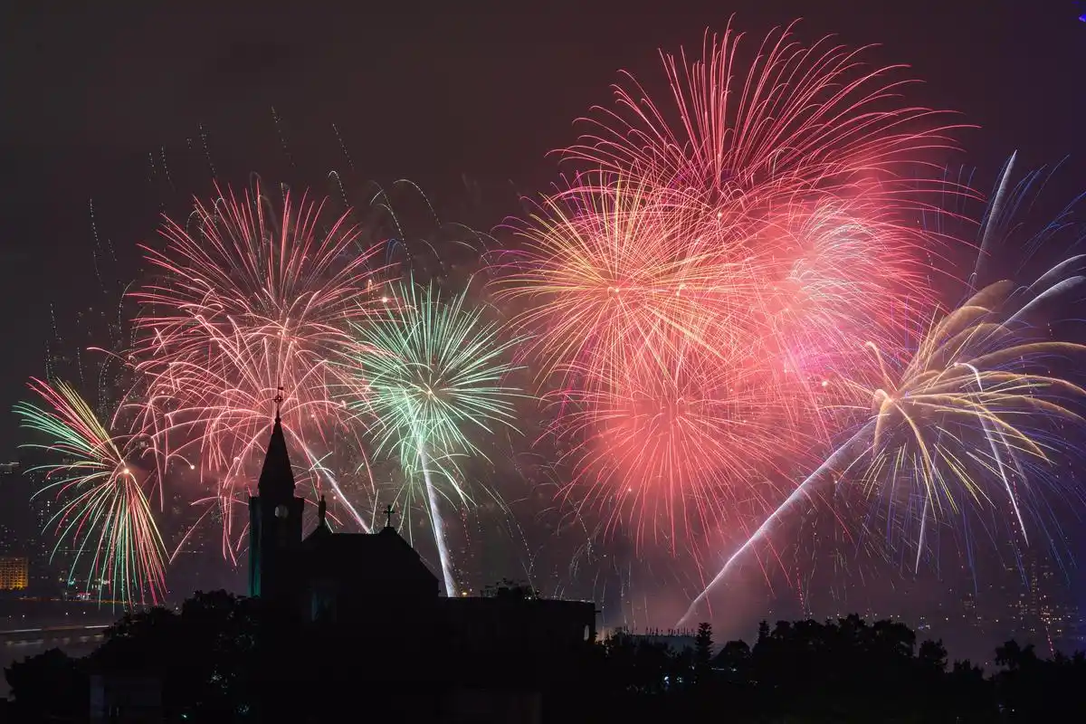 澳门:烟花表演贺新春