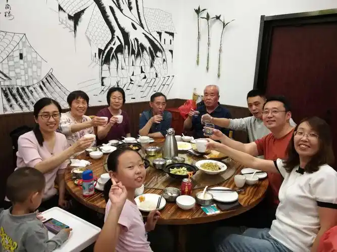 《刘广英》美篇:(温馨一家人)端午节小长假青岛之旅留念!