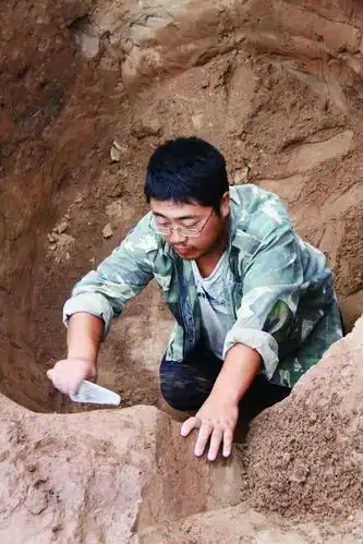 文化名人访谈丨"为历史破案"的考古学者陈国科