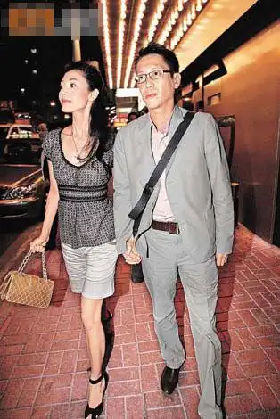 李嘉欣与许晋亨拍拖以来一直高调,如果结婚,定必成为城中热话(资料