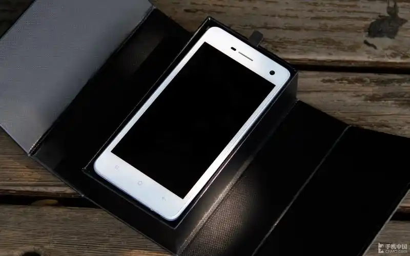 四核4.7英寸ips屏 白色oppo r819t开箱_手机中国