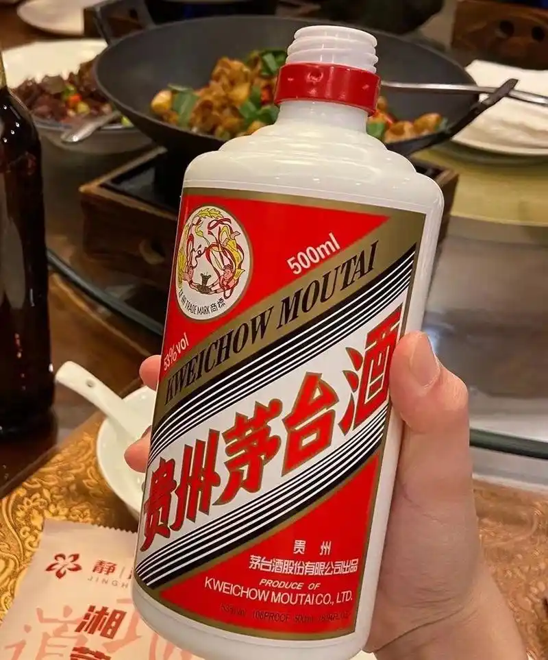 建议男人:酒桌上最被认可的4瓶酒,好评率超99%,少喝一瓶都是遗憾  1