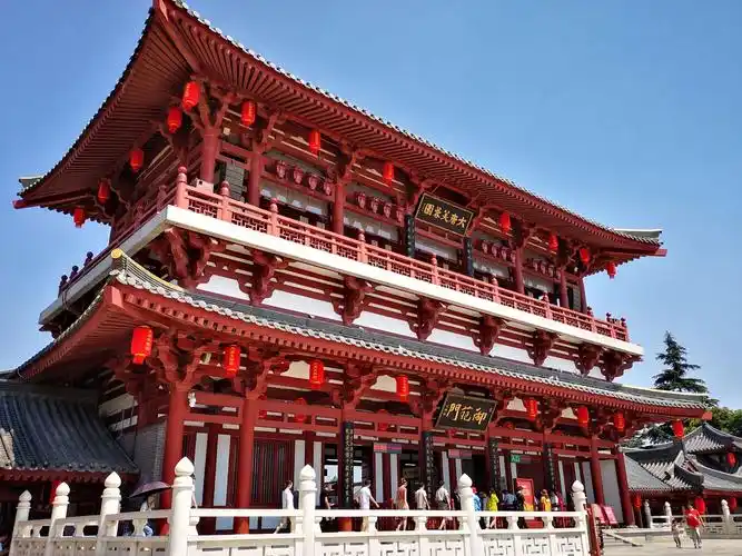 大唐芙蓉园～中国最大的仿唐皇家园林建筑群,5a级景点.