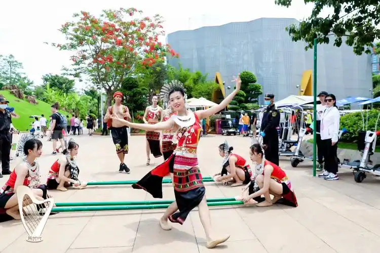 黎族舞蹈《竹竿舞》 - 美篇