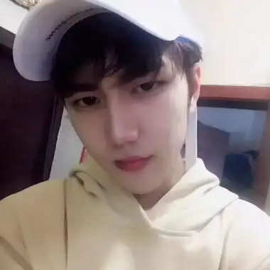 小哥哥自拍图片头像 高清真实的帅气小哥哥自拍头像