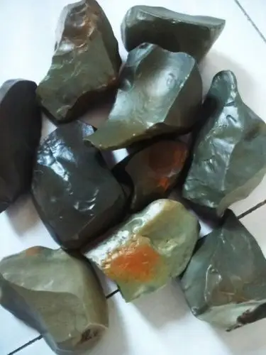 新疆玉化泥石与雕品, 细腻致密硬度高,微信wzp18399871936