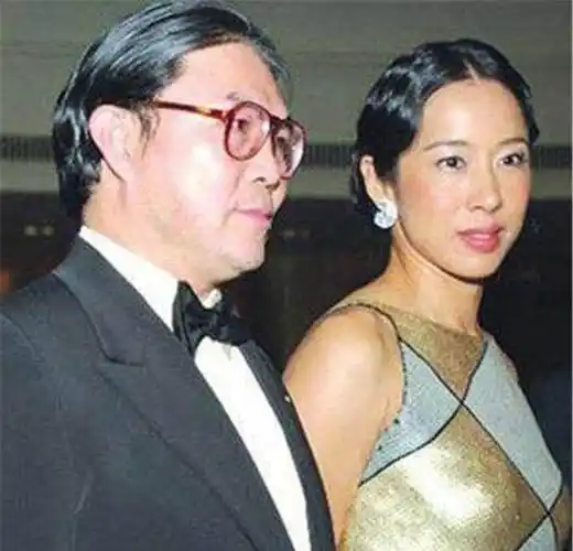 霍震霆朱玲玲婚后很幸福后来分居多年最后离婚分居只因一句话