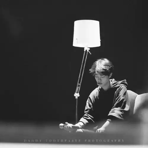 有没有肖战好看的照片可以当头像的那种? - 知乎