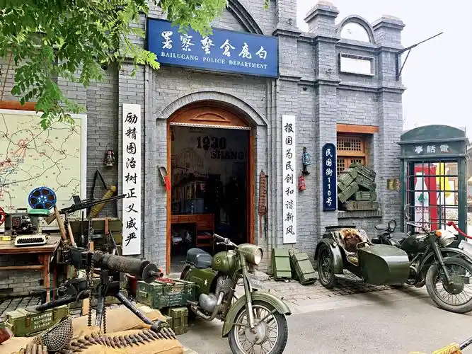 来一张警察署的照片,你就说威武不威武!