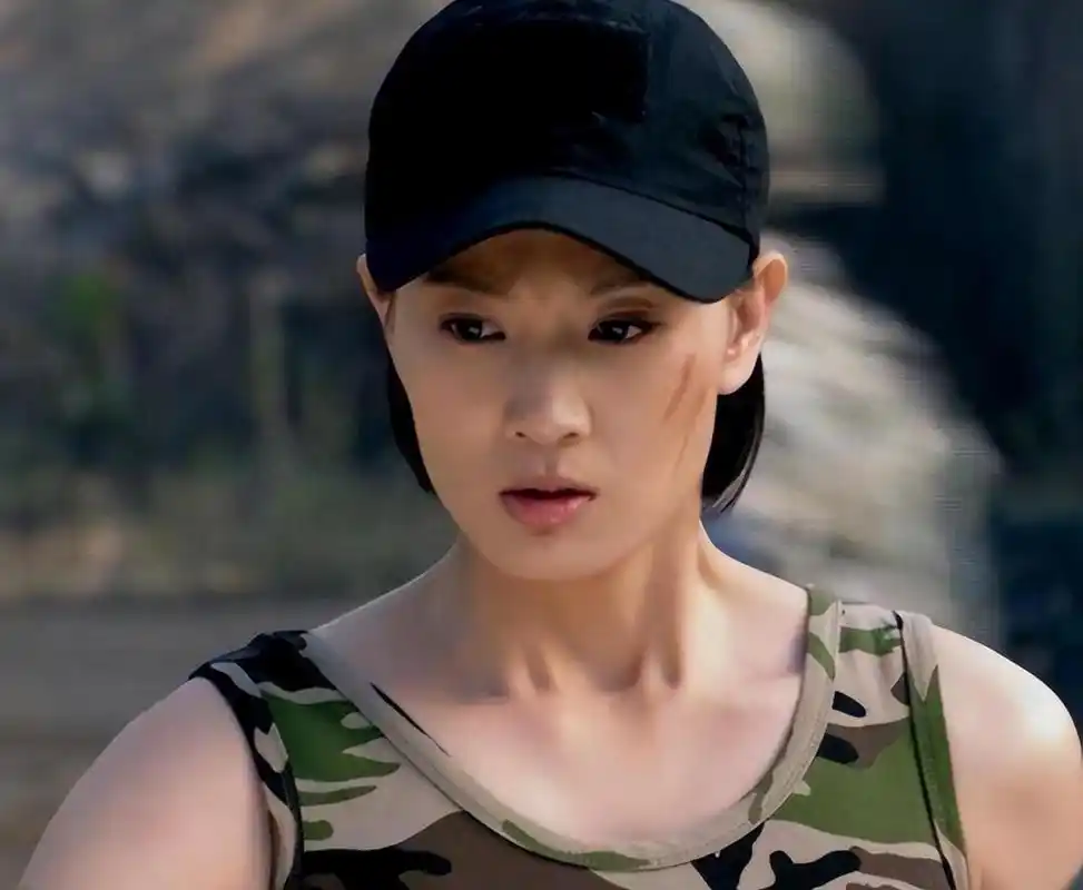 侯梦莎:从军旅剧走红到家庭美满的演员之路 侯梦莎,一个因军旅剧而