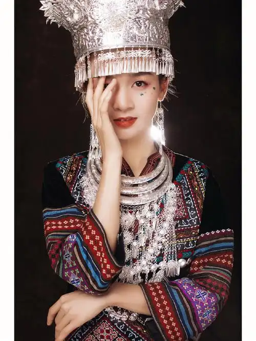 苗族写真  #写真分享  #苗族姑娘  #少女写真  #客片 #苗族  #写真