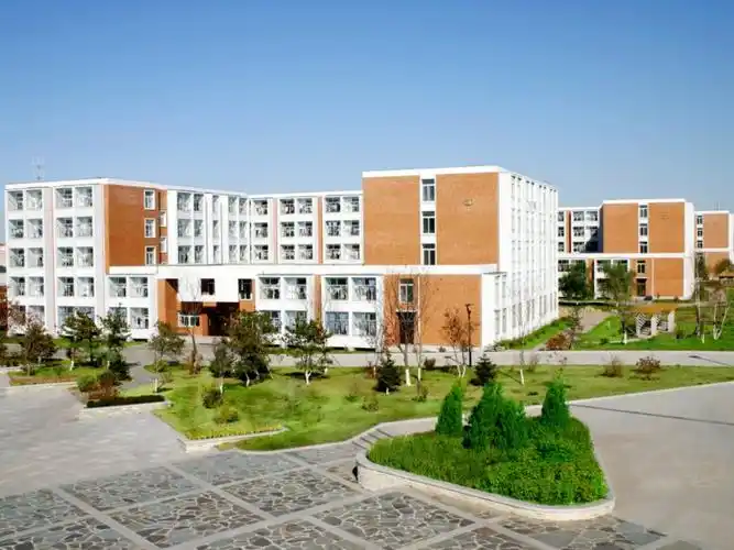 吉林华桥外国语学院