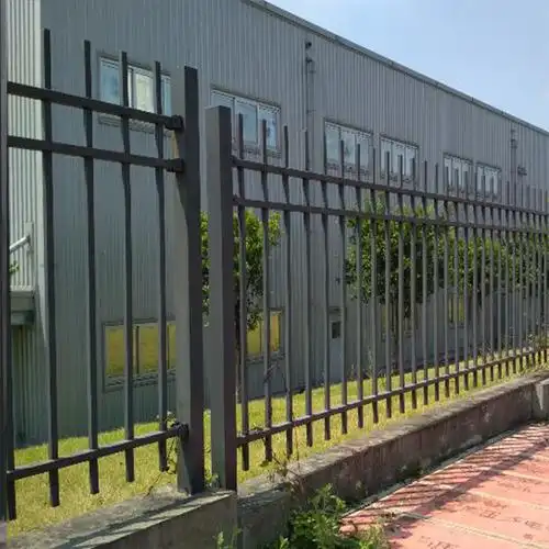 珠海景区围墙栏杆定制工地项目部围栏批发铁艺锌钢护栏报价