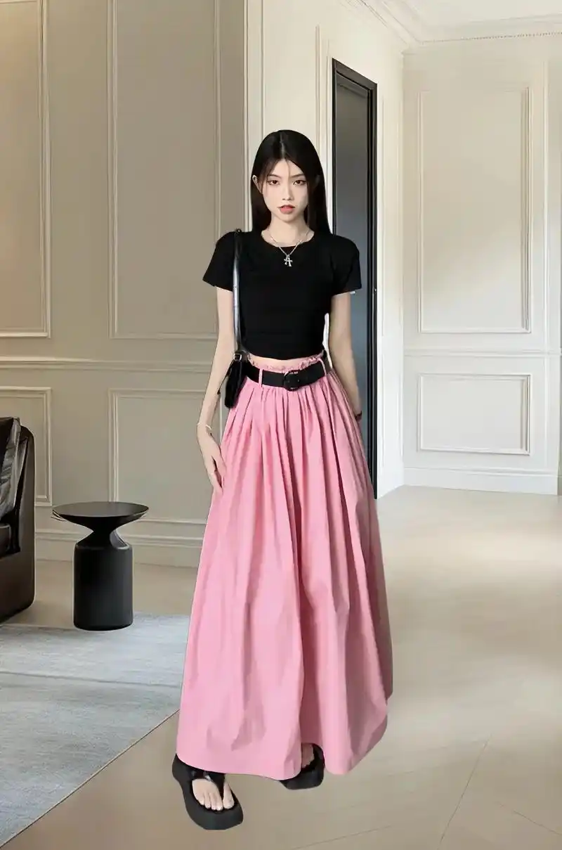 这种懒人套装真的太爱了 黑色正肩短袖搭配粉色伞裙