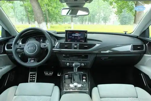 奥迪s7内饰功能_奥迪s7内饰图片28666796_汽车图库_新浪汽车_新浪网