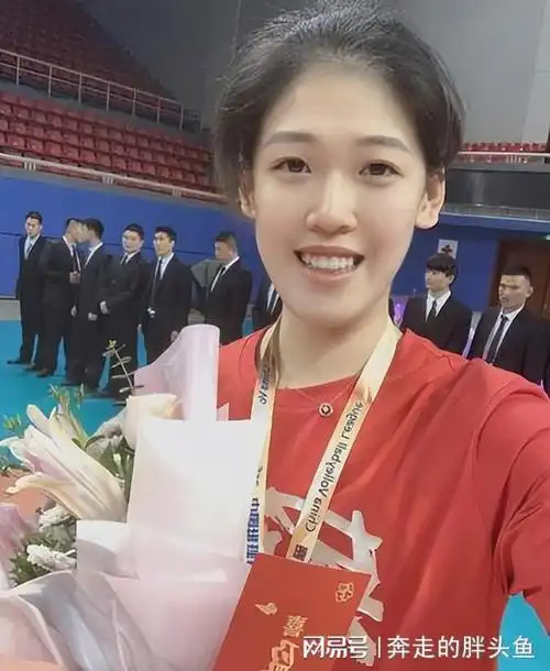 李盈莹:小城走出的女排名将,9岁独自前往天津,19岁拿世界冠军