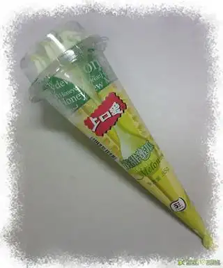 是很甜,还有蜜瓜清香一点都不觉得腻,现在吃巧克力味的觉得太甜太腻的