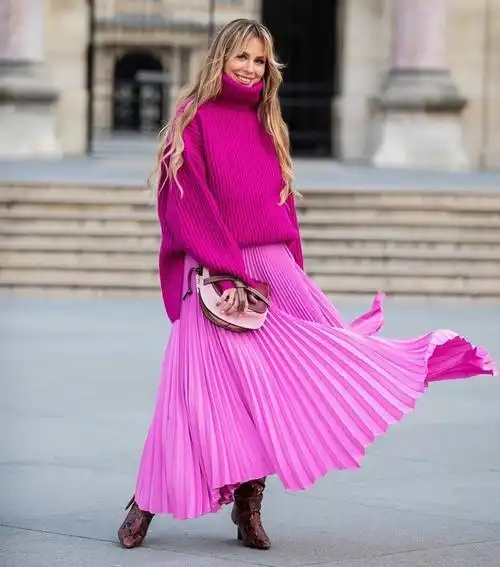 冬季怎么搭配衣服试试亮颜色换个不同风格